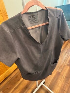 FIGS Women's Charcoal V-Neck Short Sleeve Scrub Top